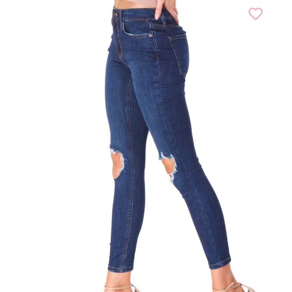 Free People Busted Knee Dark Wash Skinny Jeans - Picture 9 of 11